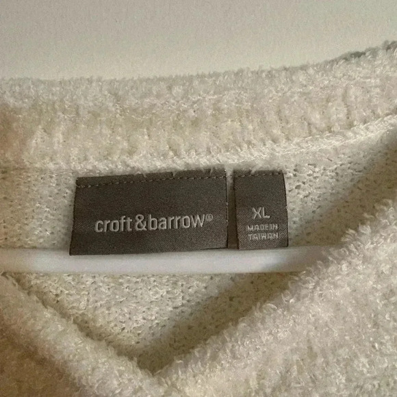 Croft & Barrow® The Extra Soft V-Neck sweater size XL - Picture 3 of 3